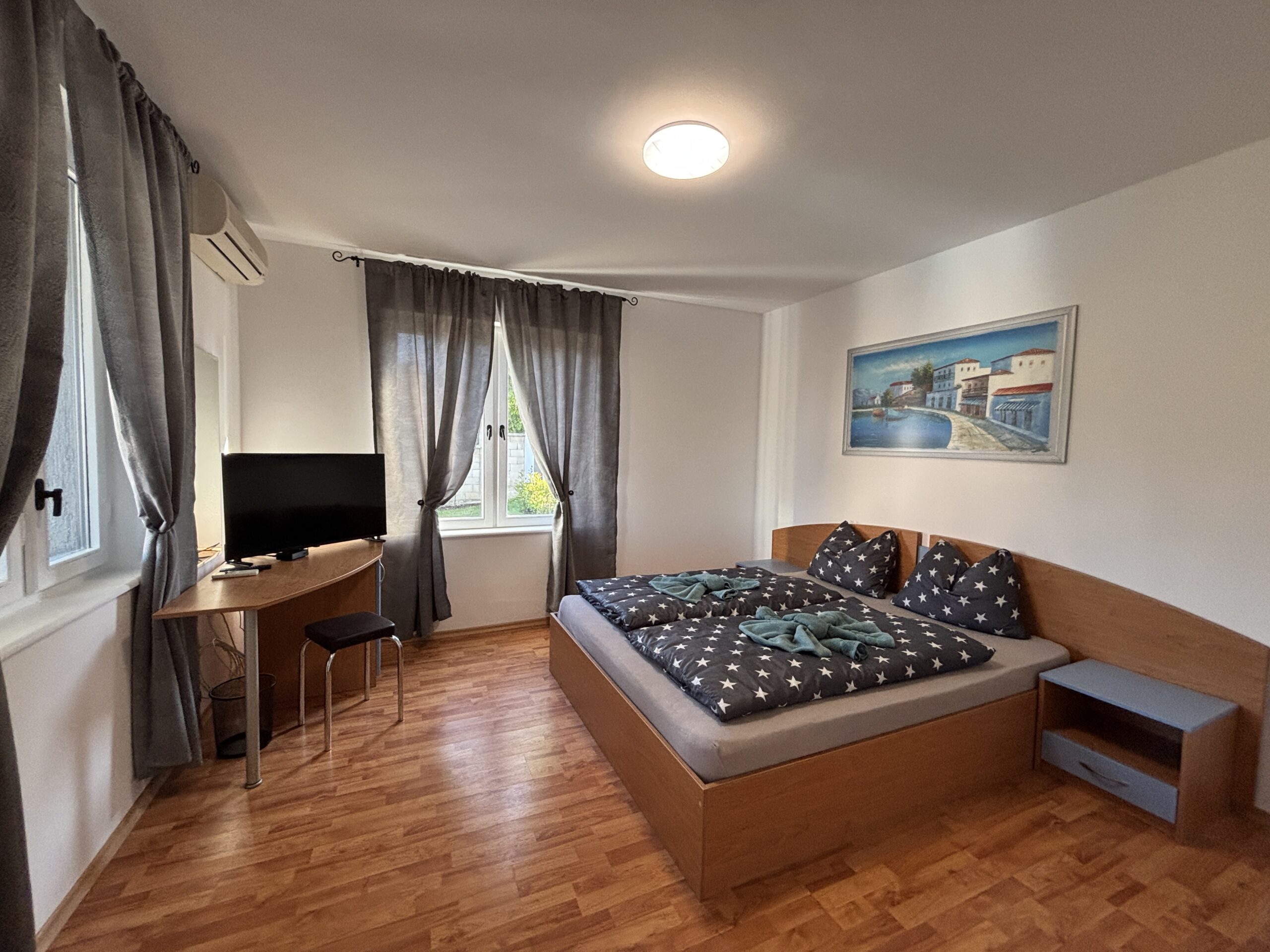 Schlafzimmer 4