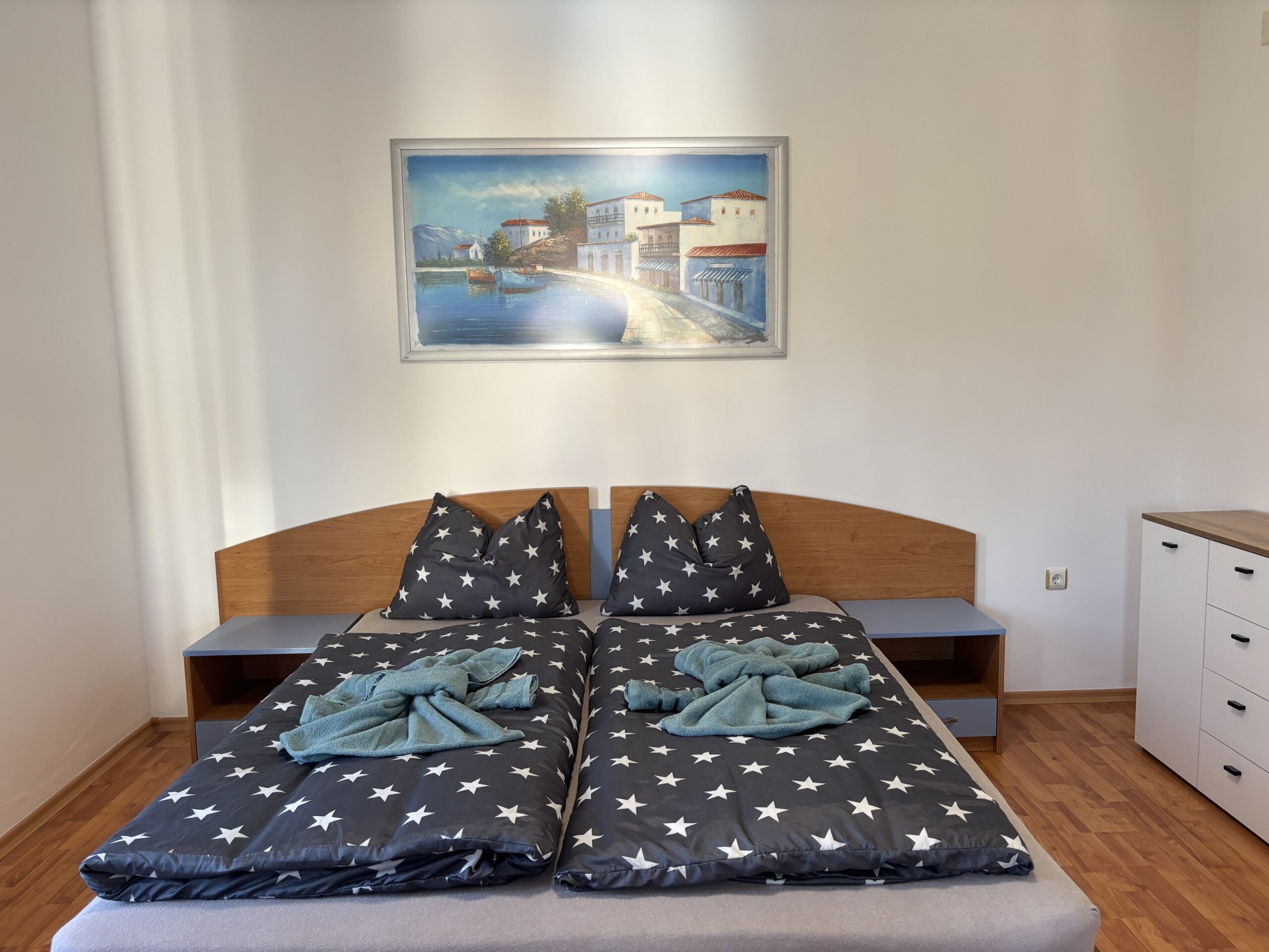Schlafzimmer 4 II